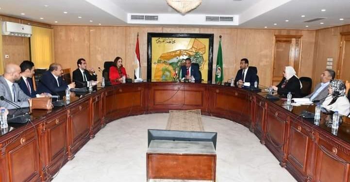 “الأنصاري” يبحث مع “نائلة جبر” آليات وسبل مواجهة الهجرة غير الشرعية بالفيوم