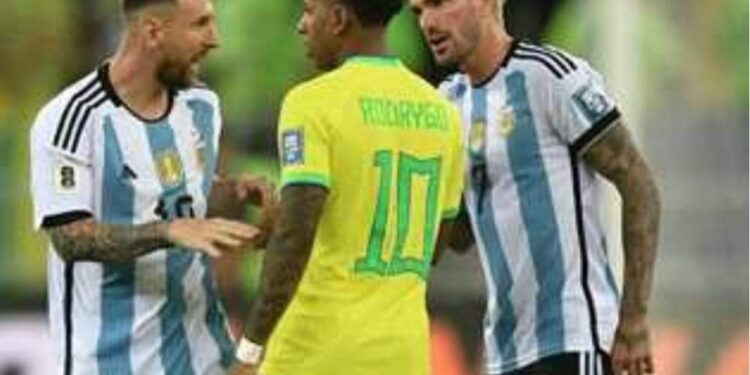 كيف تقبل ميسي وصفه بالجبان من قبل رودريجو