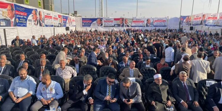 نادي الجمرك بالتجمع الثالث يقيم مؤتمر حاشد لدعم وتأييد فخامة الرئيس السيسي