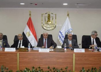 محافظ بورسعيد يشارك في اجتماع المجلس الأعلى للجامعات بجامعة بورسعيد