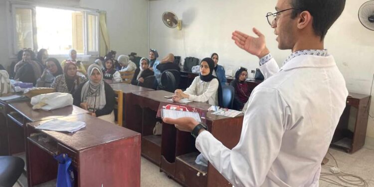 التآزر والعطاء: الاتحاد المصري لطلاب صيدلة بجامعة بورسعيد ينظم حملة تبرع بالدم في كلية الصيدلة و كلية التربية:رياض أطفال”