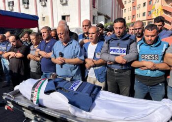 مراسل التلفزيون الفلسطيني محمد ابو حطب و11 من عائلته شهداء مجزرة إسرائيلية جديدة 