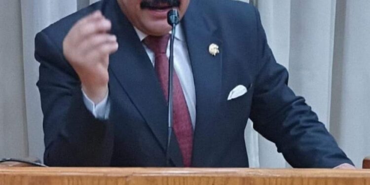 السيسي يقود نهضة مصر الحديثة في الداخل والخارج