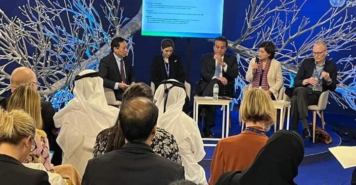 خالد عبدالغفار : يؤكد ضرورة دمج اعتبارات تغير المناخ في تصميم مرافق الرعاية الصحية