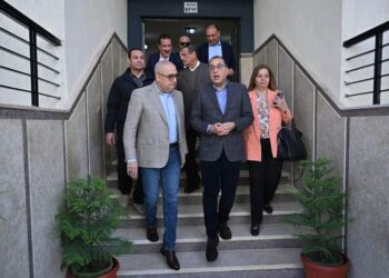 مدبولى يتفقد الوحدات المُنفذة ضمن مبادرة الرئيس “سكن لكل المصريين” بمدينة السادات