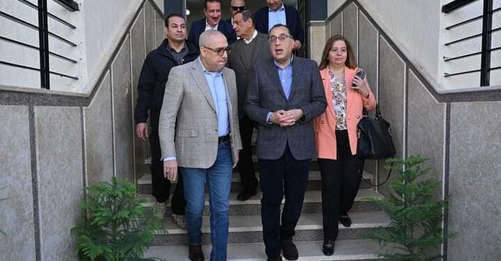 مدبولى يتفقد الوحدات المُنفذة ضمن مبادرة الرئيس “سكن لكل المصريين” بمدينة السادات