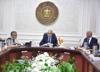 مجلس إدارة صندوق إعانات الطوارئ للعمال برئاسة وزير العمل يُعلن: ملياران و203 ملايين جنيه دعماً لـ 423 ألفًا و523 عاملًا في 3970 منشأة