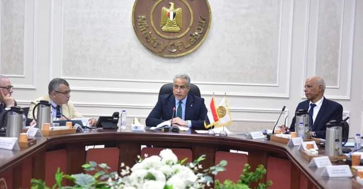 مجلس إدارة صندوق إعانات الطوارئ للعمال برئاسة وزير العمل يُعلن: ملياران و203 ملايين جنيه دعماً لـ 423 ألفًا و523 عاملًا في 3970 منشأة