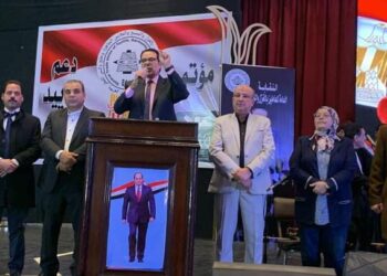 عمال الغزل والنسيج للسيسي” كمل المشوار.. واحنا معاك””