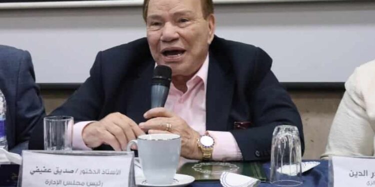عفيفى يوافق على توصيات المؤتمر العلمى الطلابى الأول لأكاديمية طيبة