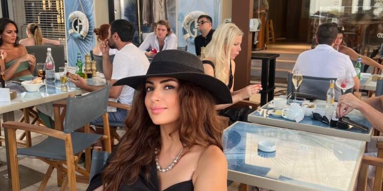 انجي اباظة تدعم الصناعة المصرية بانتاج (براند مصري)