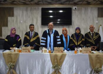 رئيس جامعة الفرات يترأس لجنة مناقشة رسالة ماجستير