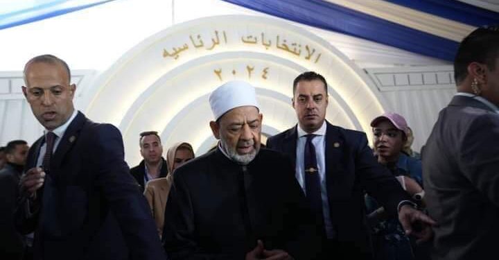 شيخ الأزهر يدلي بصوته في الانتخابات الرئاسية