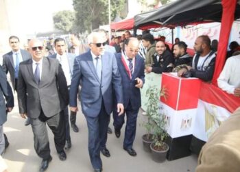 محافظ الجيزة التنسيق الكامل بين كافة الجهات المعنية لتوفير كافة احتياجات اللجان اللوجيستية وتذليل جميع العقبات