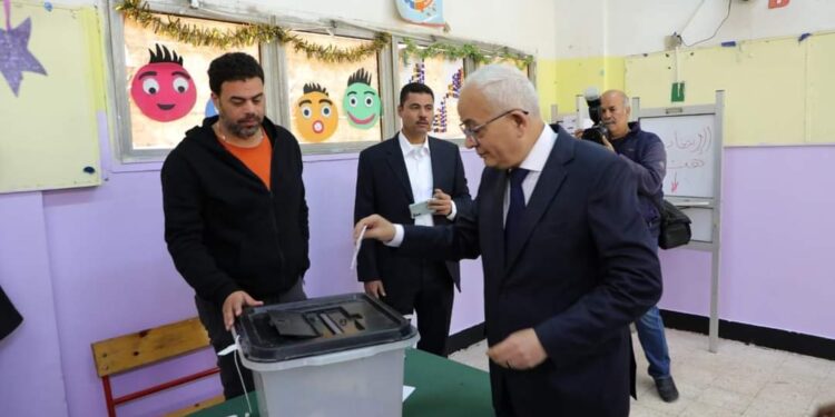 وزير التربية والتعليم يدلى بصوته فى الانتخابات الرئاسية 2024 بلجنة فاطمة عنان بالقاهرة الجديدة 