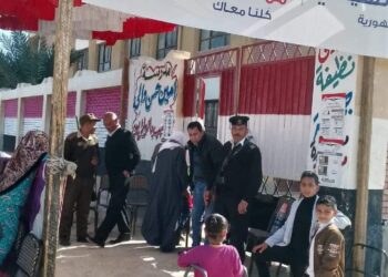 فريق عمل  لتأمين  العملية الانتخابية بمركز يوسف الصديق