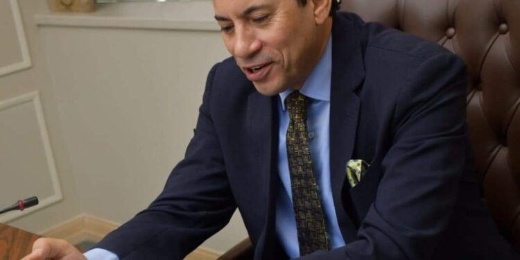 وزير الشباب والرياضة يطمئن هاتفيًا علي بعثة المنتخب الوطني للإسكواش المُشاركة في كأس العالم بنيوزيلندا