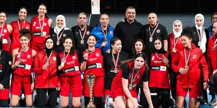 سيدات الأهلي يتوجن ببطولة القاهرة لكرة