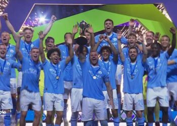 سيتى جوارديولا.. من الدقيقة الأولى.. ناوى على البطولة 