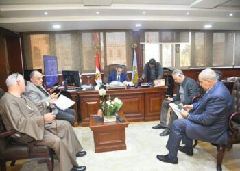 محافظ الغربية يلتقي أعضاء مجلسي النواب والشيوخ لبحث واستعراض مطالب المواطنين