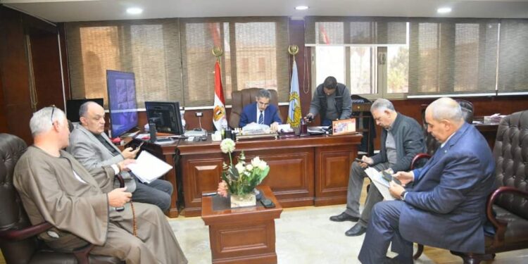 محافظ الغربية يلتقي أعضاء مجلسي النواب والشيوخ لبحث واستعراض مطالب المواطنين