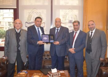 وفد ليبي يزور غرفة القاهرة