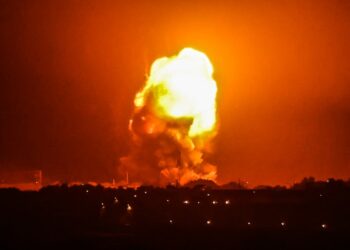 ومازال القصف مستمراً على غزة