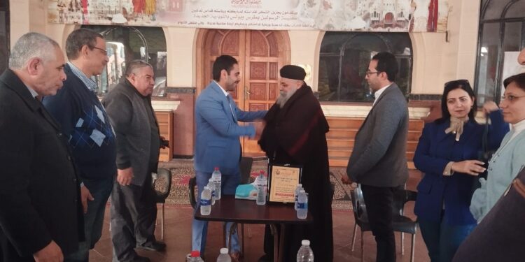 رئيس جهاز مدينة النوبارية يقدم التهنئة للاخوه المسيحيين بمناسبة الإحتفال بعيد الميلاد المجيد.