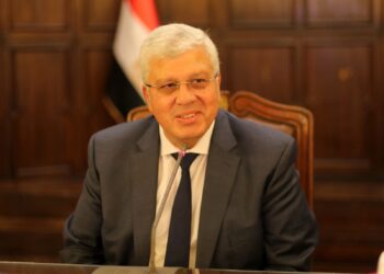 عاشور: يُكرم طلاب الجامعات الفائزين في مسابقة “معًا”  