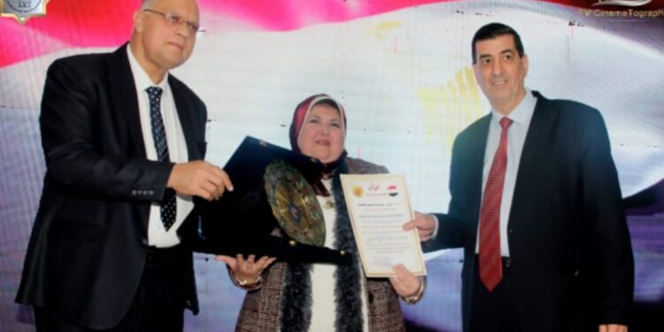 عميدة الجامعة العمالية برأس البر مثال مشرف للمرأة المصرية الناجحة
