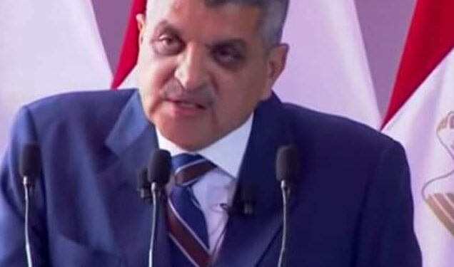 أسامة ربيع يؤكد اليوم الجمعة أن حركة الملاحة بالقناة منتظمة من الإتجاهين