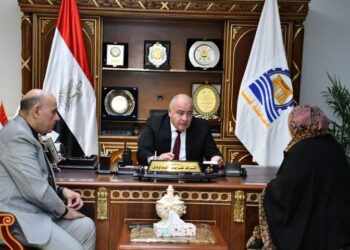 لبحث شكواهم .. الداودى يستقبل 45 مواطن بمكتبه