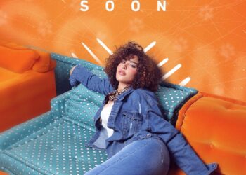 * شمس الكويتية* تدعم المرأة   ب«قطة مغمضة»