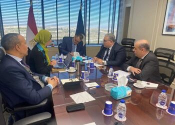 عيسى و مناقشةاللائحة التنفيذية لقانون إنشاء الغرف السياحية وتنظيم اتحاد لها