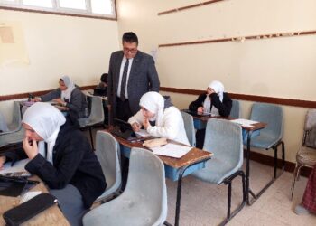 “عقل” يتابع أمتحانات الصف الثانى الثانوى برأس سدر