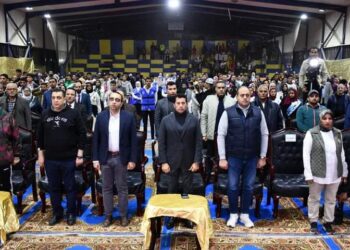 “أشرف صبحى”يشيد(بالقرش ) ويكرم(أبوعجيزة )فى الأسماعلية!