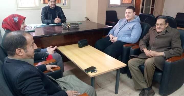 “شعيب “يوجهة بحل المعوقات بقطاع التأمين الصحى بمطروح