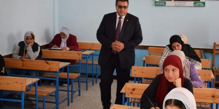 “عقل” يواصل جولاته لمتابعة امتحانات الشهادة الإعدادية بإدارة طور سيناء!!