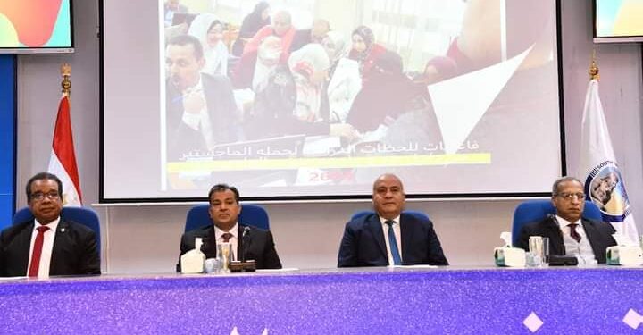 الداودي يشهد حفل تخرج  بكلية التجارة “جامعة جنوب الوادي”