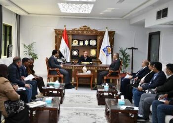 “محافظ قنا “يناقش الموقف التنفيذي لعدد من المشروعات الخدمية!