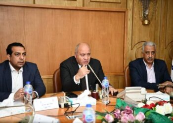 قرارات عاجلة من محافظ قنا لتوفير السولار للمزارعين والمستثمرين