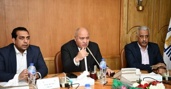 قرارات عاجلة من محافظ قنا لتوفير السولار للمزارعين والمستثمرين