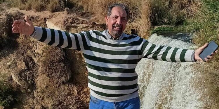 مطلقة مع ايقاف التنفيذ 