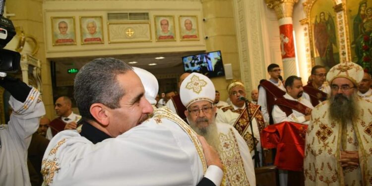 محافظ الغربية يشهد قداس عيد الميلاد بكنيسة ماري جرجس بطنطا