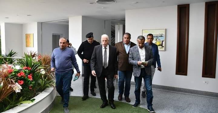 فوده يهنئ العاملين بالعام الجديد واعياد الميلاد ويطالبهم ببذل المزيد من الجهد والارتقاء بمستوى الخدمات