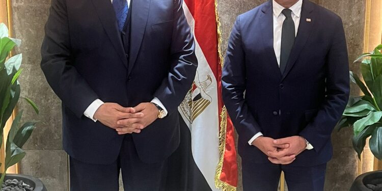 وزير الشباب والرياضة الدكتور أشرف صبحي يستقبل رئيس نادي الاتحاد السكندري بمقر الوزارة في جلسة هامة