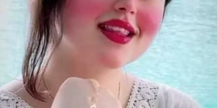 سألتها يوماً