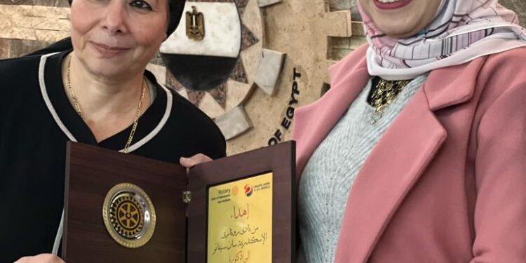 د. ميرڤت السيد في ضيافة نادي روتاري سان ستيفانو وندوة بعنوان ” التغيرات المناخية وتأثيرها على الصحة العامة”