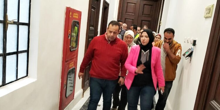 مساعد وزير الصحه يتفقد المركز الافريقي لصحة المرأه