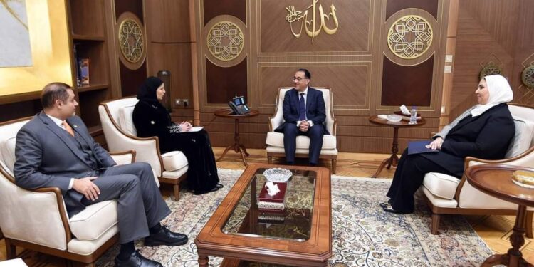 رئيس الوزراء يؤكد عمق العلاقات التاريخية بين البلدين 